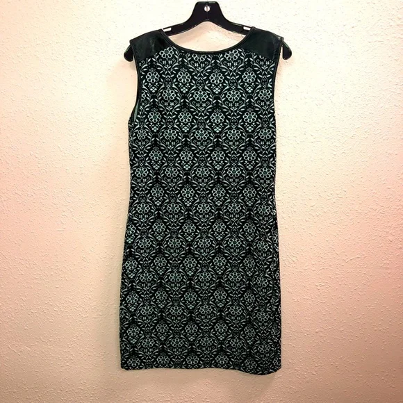 IVY BEAU sleeveless dress flower print leather shoulders (faux) black an… - Picture 2 of 11